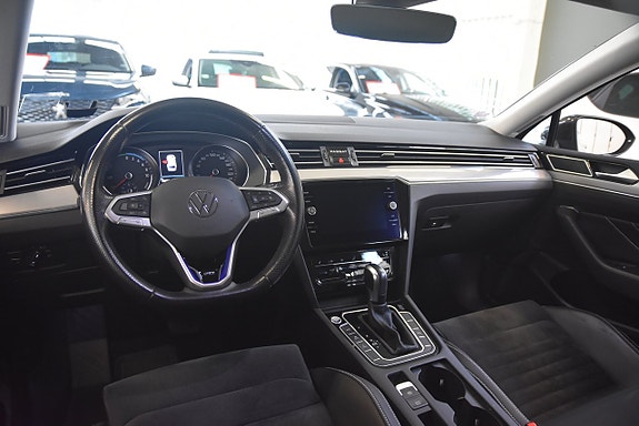 Volkswagen Passat 7 of 16