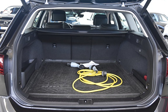 Volkswagen Passat 16 of 16