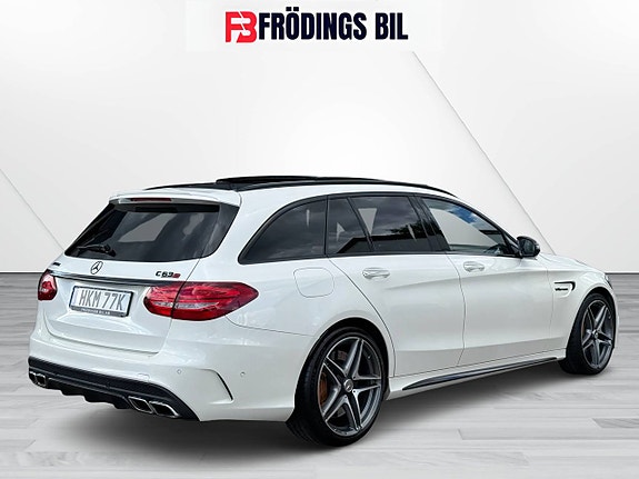 Mercedes-Benz C63 5 of 27
