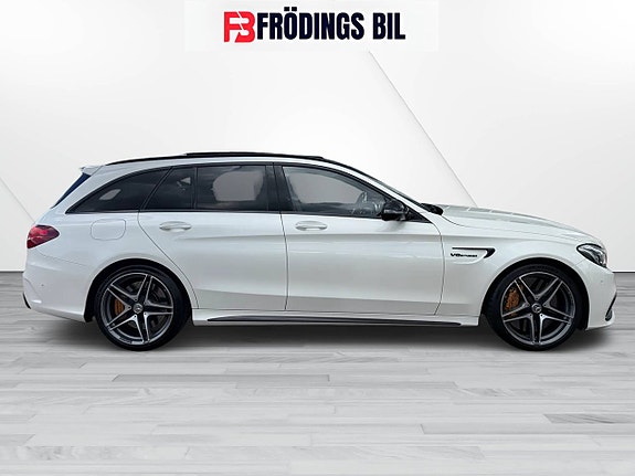 Mercedes-Benz C63 6 of 27