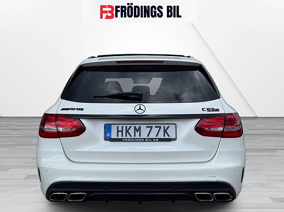 Mercedes-Benz C63 8 of 27