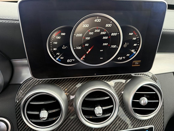 Mercedes-Benz C63 13 of 27