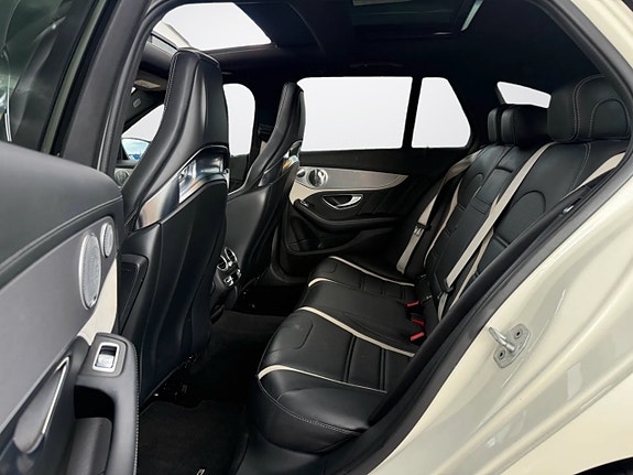 Mercedes-Benz C63 24 of 27