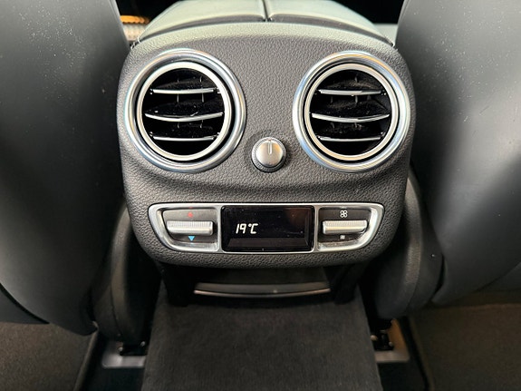 Mercedes-Benz C63 19 of 27