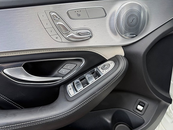 Mercedes-Benz C63 18 of 27