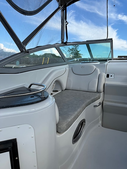 Motorbåt Crownline - Daycruiser 250CR 11 of 18