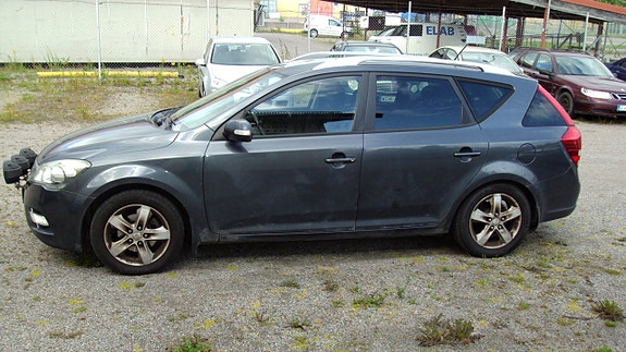 Kia Ceed 2 of 9