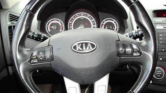 Kia Ceed 5 of 9