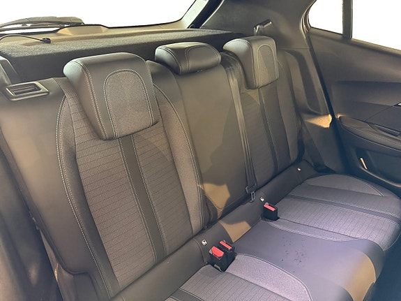 Peugeot 2008 16 of 19