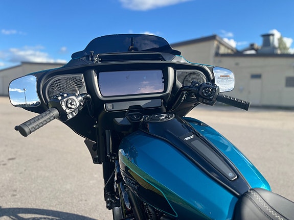 Harley-Davidson Street Glide "Teal Thunder" SPARA 16.000KR 11 of 13
