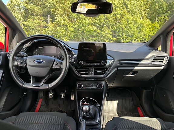 Ford Fiesta 3 of 15