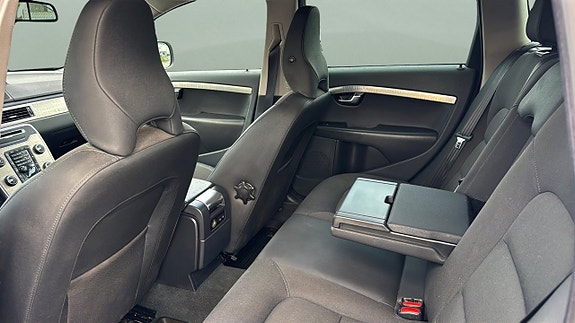 Volvo XC70 10 of 13