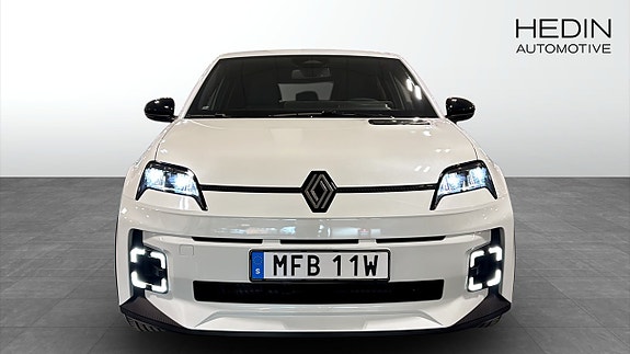 Renault 5 E-Tech 8 of 11