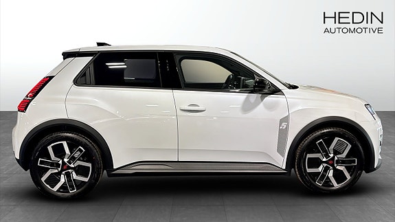 Renault 5 E-Tech 6 of 11