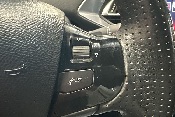 Peugeot 308 18 of 30