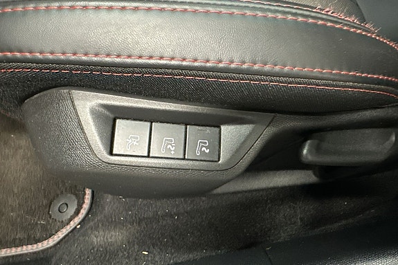 Peugeot 308 14 of 30