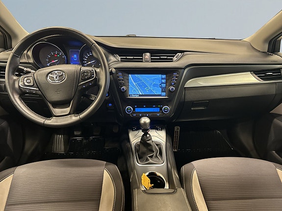 Toyota Avensis 8 of 24