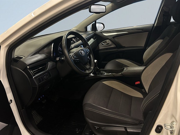 Toyota Avensis 7 of 24