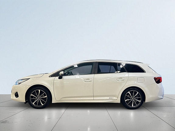 Toyota Avensis 4 of 24
