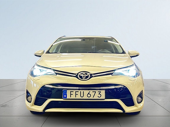 Toyota Avensis 2 of 24