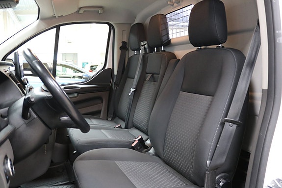Ford Transit Custom 9 of 18