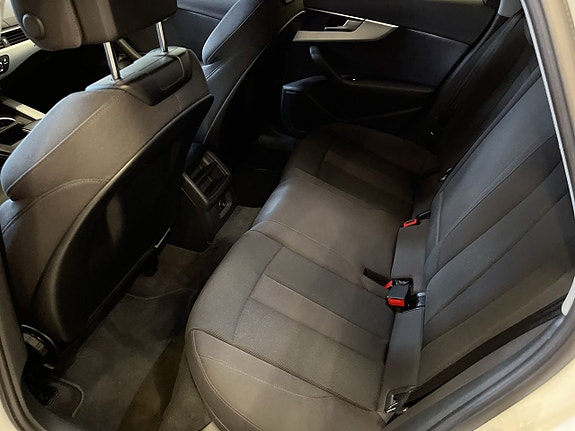 Audi A4 14 of 30