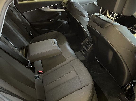 Audi A4 15 of 30