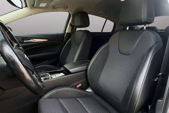 Opel Insignia 11 of 30