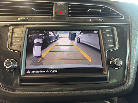 Volkswagen Tiguan 19 of 26