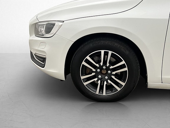Volvo V60 23 of 26