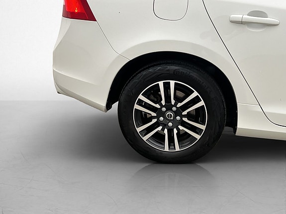 Volvo V60 25 of 26