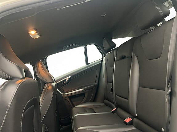 Volvo V60 14 of 26