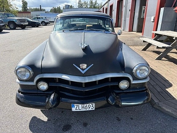 Cadillac Series 62 2 of 12