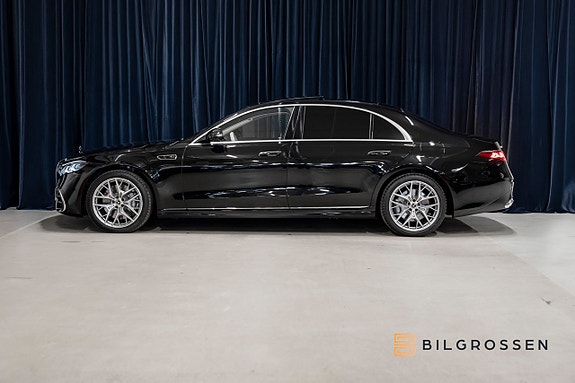 Mercedes-Benz S580 e 2 of 26