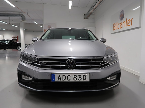 Volkswagen Passat 10 of 30