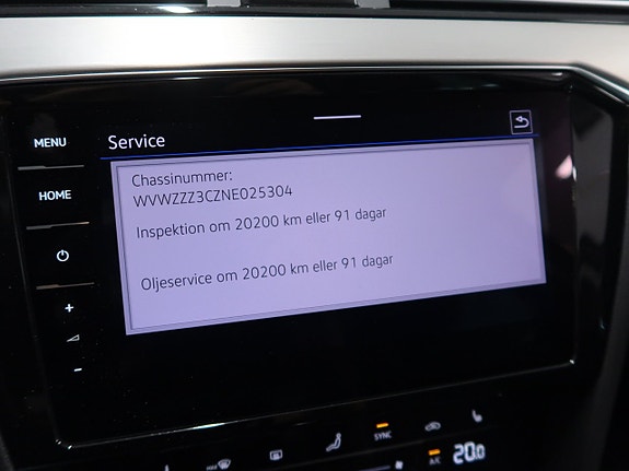 Volkswagen Passat 28 of 30