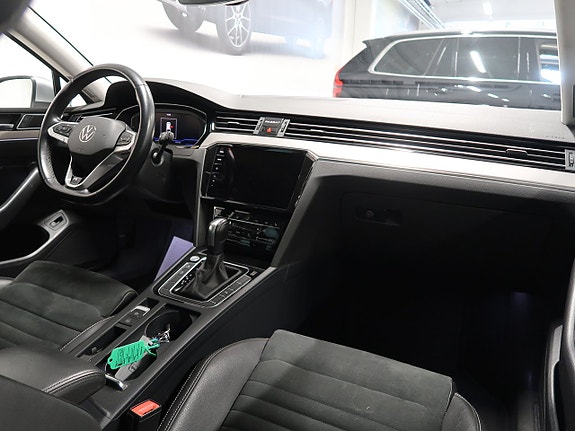 Volkswagen Passat 20 of 30