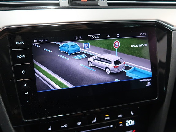 Volkswagen Passat 26 of 30