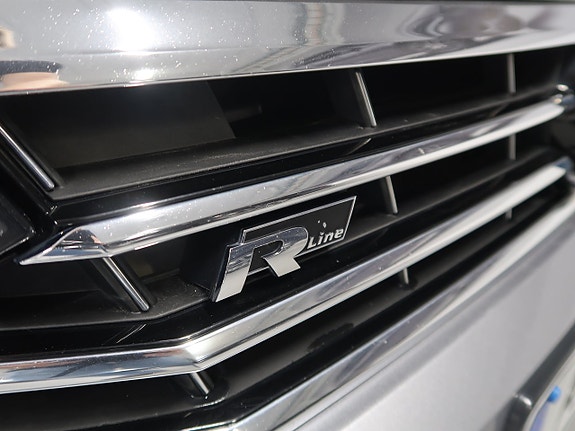 Volkswagen Passat 16 of 30