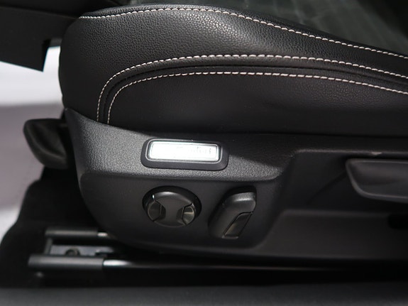 Volkswagen Passat 19 of 30