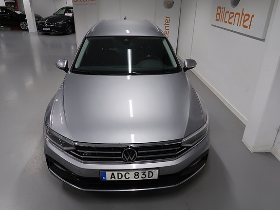 Volkswagen Passat 11 of 30