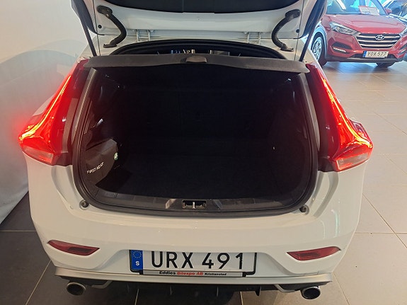 Volvo V40 8 of 10