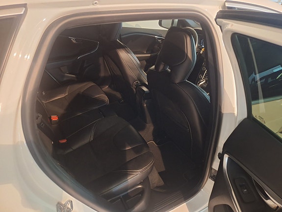 Volvo V40 9 of 10