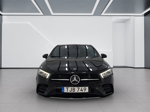 Mercedes-Benz A180 d 2 of 18