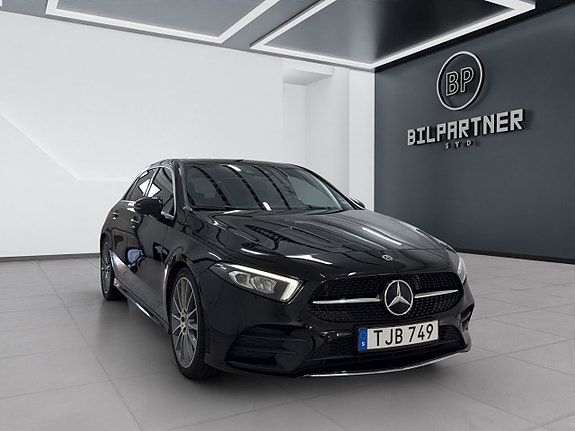 Mercedes-Benz A180 d 3 of 18