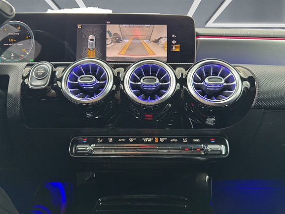 Mercedes-Benz A180 d 13 of 18