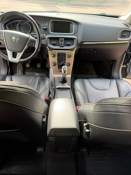 Volvo V40 Cross Country 4 of 5
