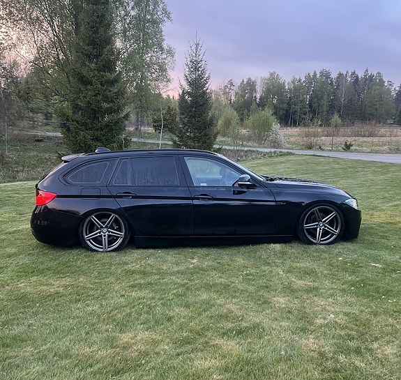 BMW 320d 2 of 8