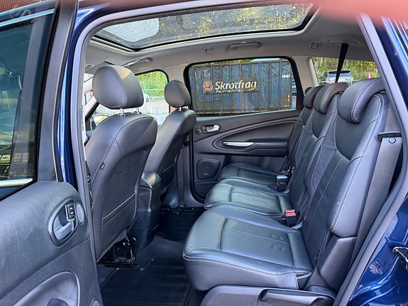 Ford S-MAX 16 of 18