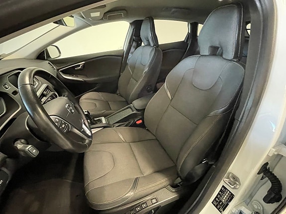 Volvo V40 Cross Country 4 of 5